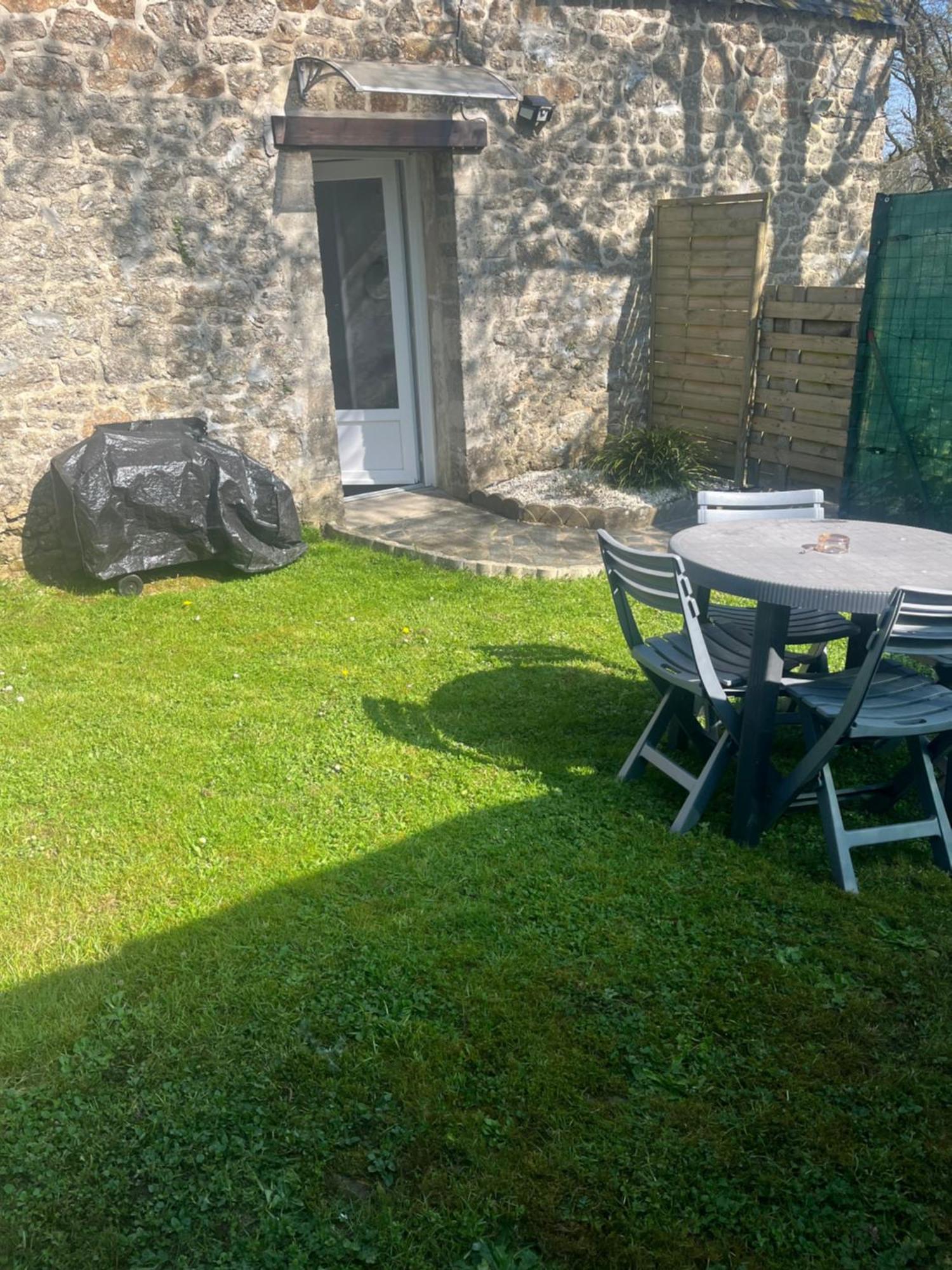 La Petite Maison De Kerguiniou Glomel エクステリア 写真